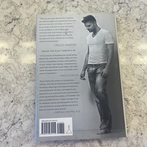 Ricky Martin Me Hardcover - Celebrity Memoir /Aytobiography Like New - Picture 4 of 5